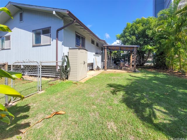 99-051 Kinoole Place, Aiea, HI 96701
