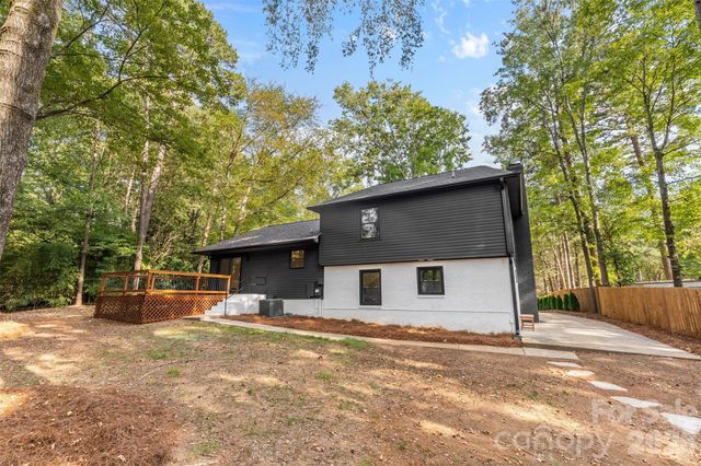 509 Selkirk Place, Charlotte, NC 28270