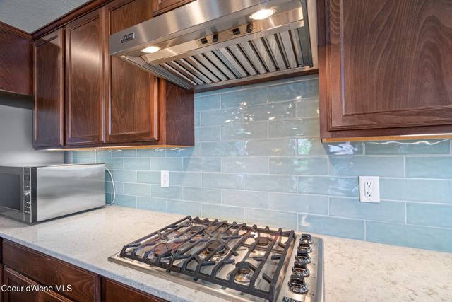 3020 N Backweight Loop, Post Falls, ID 83854