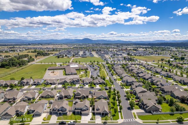 3020 N Backweight Loop, Post Falls, ID 83854