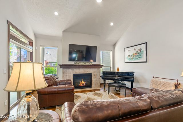 3020 N Backweight Loop, Post Falls, ID 83854