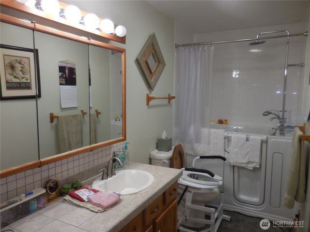 2450 Madrona Drive SE, Port Orchard, WA 98366