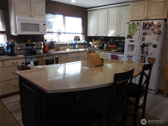 2450 Madrona Drive SE, Port Orchard, WA 98366