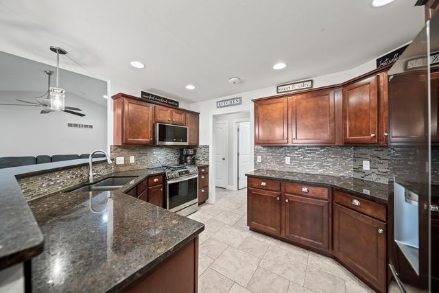 520 Pinehurst Drive, Eldridge, IA 52748
