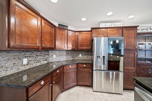 520 Pinehurst Drive, Eldridge, IA 52748