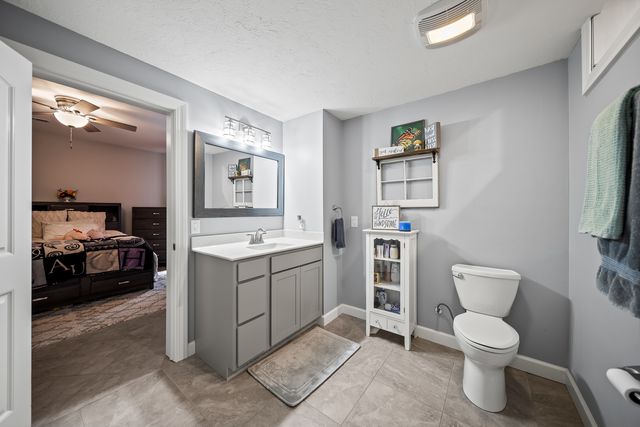 520 Pinehurst Drive, Eldridge, IA 52748