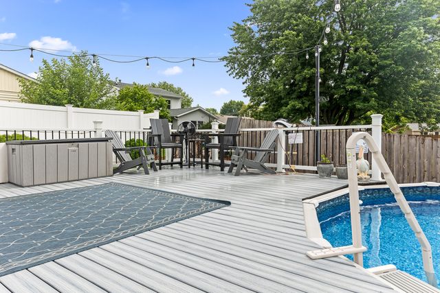 520 Pinehurst Drive, Eldridge, IA 52748
