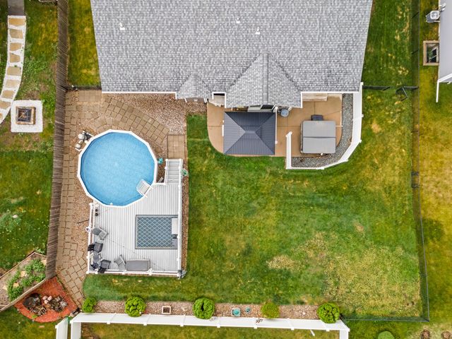 520 Pinehurst Drive, Eldridge, IA 52748