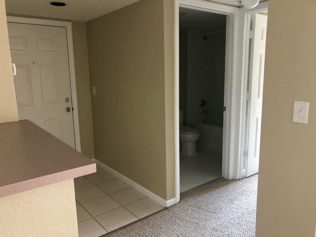 181 SW Palm Dr Apt 203, Port St Lucie, FL 34986