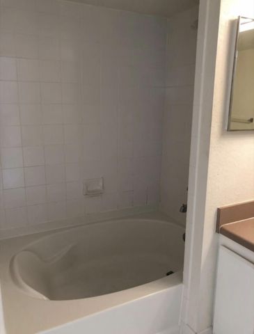 181 SW Palm Dr Apt 203, Port St Lucie, FL 34986