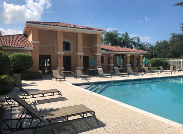 181 SW Palm Dr Apt 203, Port St Lucie, FL 34986