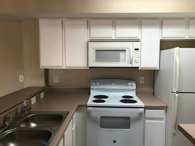 181 SW Palm Dr Apt 203, Port St Lucie, FL 34986