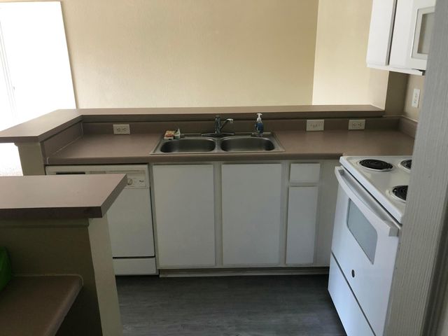 181 SW Palm Dr Apt 203, Port St Lucie, FL 34986