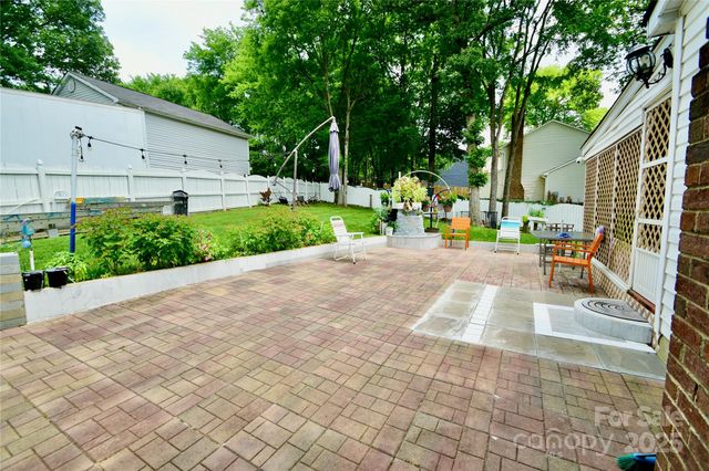 2008 Bantry Lane, Charlotte, NC 28262