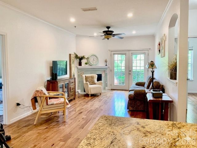 200 Vista Lake Drive 301, Candler, NC 28715