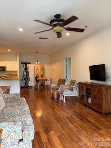 200 Vista Lake Drive 301, Candler, NC 28715