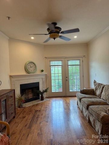 200 Vista Lake Drive 301, Candler, NC 28715