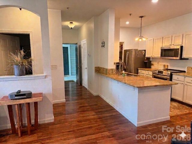 200 Vista Lake Drive 301, Candler, NC 28715