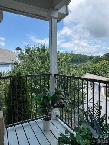 200 Vista Lake Drive 301, Candler, NC 28715