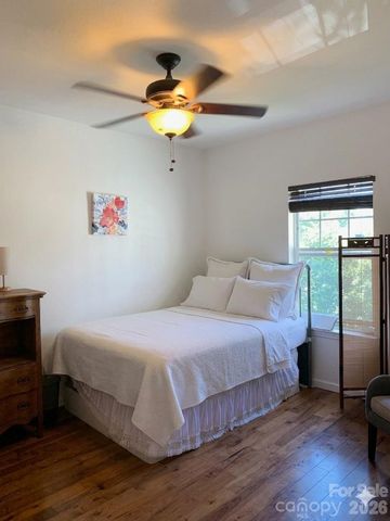 200 Vista Lake Drive 301, Candler, NC 28715