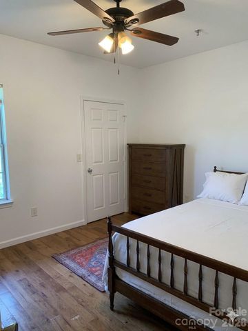 200 Vista Lake Drive 301, Candler, NC 28715