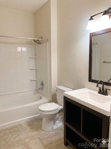200 Vista Lake Drive 301, Candler, NC 28715