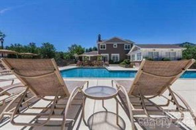 200 Vista Lake Drive 301, Candler, NC 28715