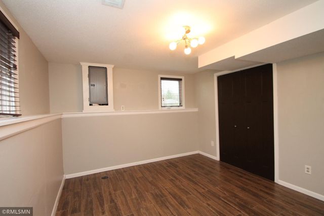 5352 W Hidden Valley Drive, Savage, MN 55378