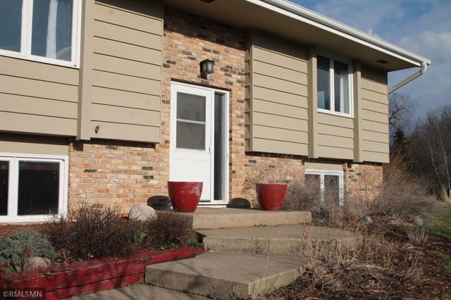 5352 W Hidden Valley Drive, Savage, MN 55378