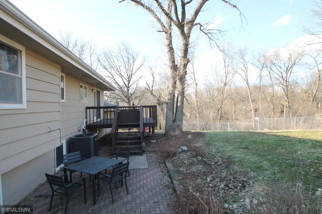 5352 W Hidden Valley Drive, Savage, MN 55378