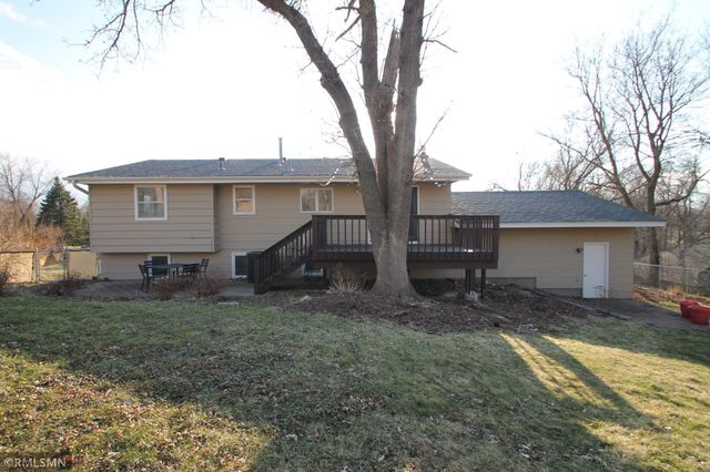 5352 W Hidden Valley Drive, Savage, MN 55378