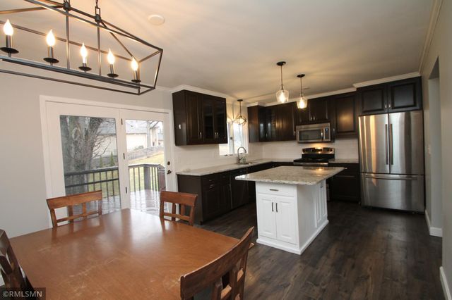 5352 W Hidden Valley Drive, Savage, MN 55378