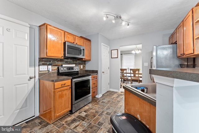 9402 BRAKEN CT, Fredericksburg, VA 22408