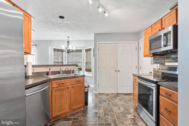 9402 BRAKEN CT, Fredericksburg, VA 22408