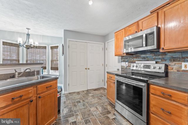 9402 BRAKEN CT, Fredericksburg, VA 22408