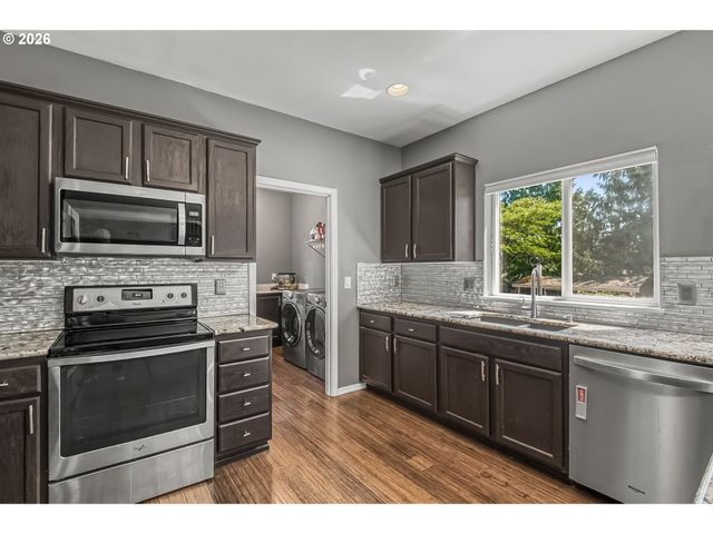 30832 Nw YORKSHIRE St, North Plains, OR 97133