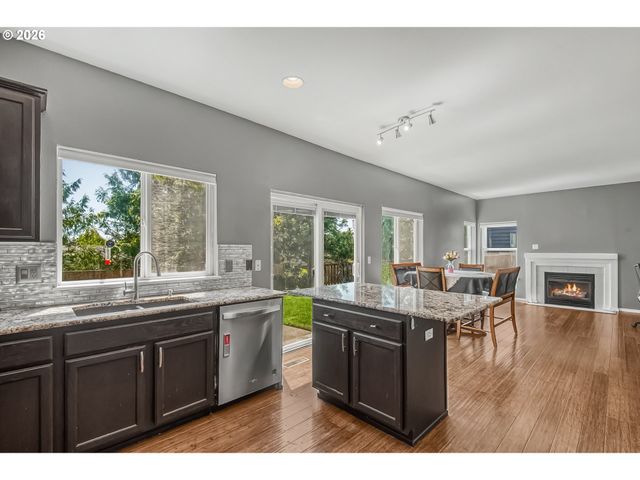 30832 Nw YORKSHIRE St, North Plains, OR 97133