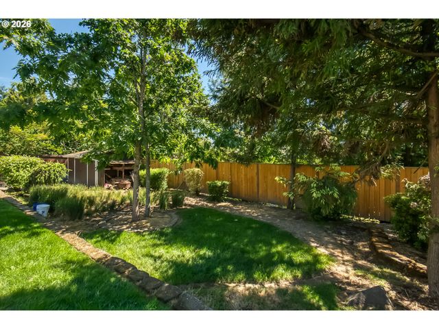 30832 Nw YORKSHIRE St, North Plains, OR 97133