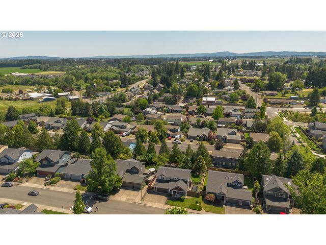 30832 Nw YORKSHIRE St, North Plains, OR 97133