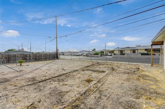 893 West Bartlett Avenue, Las Vegas, NV 89106