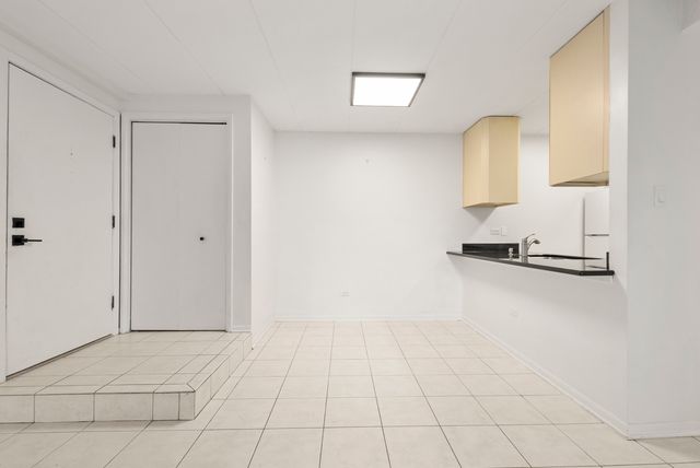 5003 W 135th Street 1, Crestwood, IL 60418