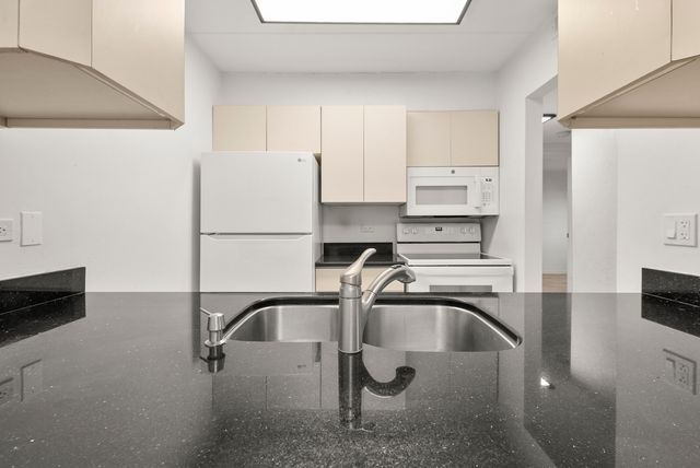 5003 W 135th Street 1, Crestwood, IL 60418