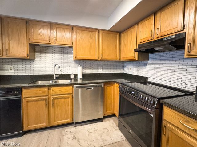1448 Cedarwood Drive C1, Westlake, OH 44145