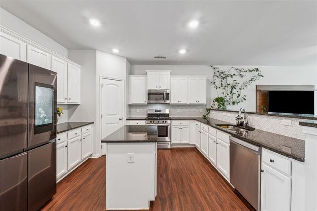 520 Edgemore Road, Canton, GA 30114