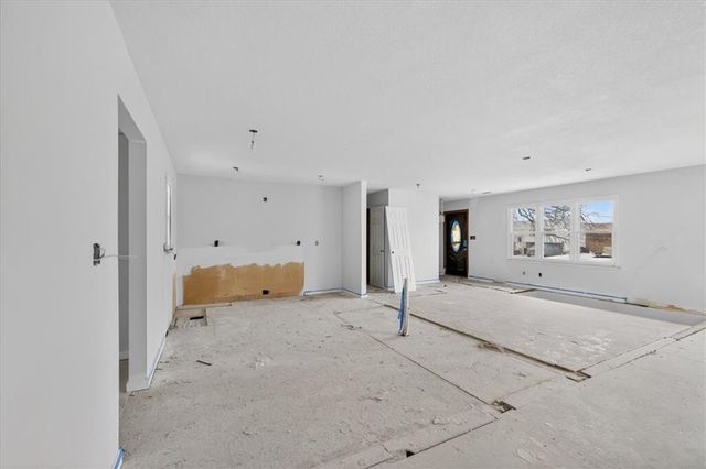 1220 N Leeview Circle, Olathe, KS 66061