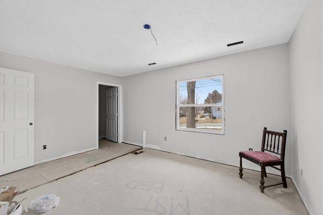 1220 N Leeview Circle, Olathe, KS 66061