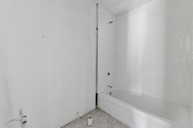 1220 N Leeview Circle, Olathe, KS 66061