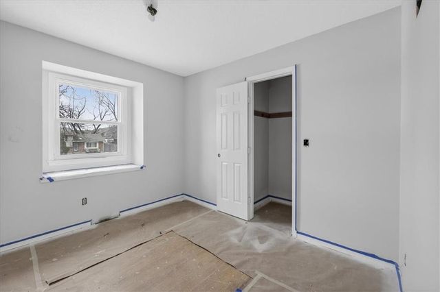 1220 N Leeview Circle, Olathe, KS 66061