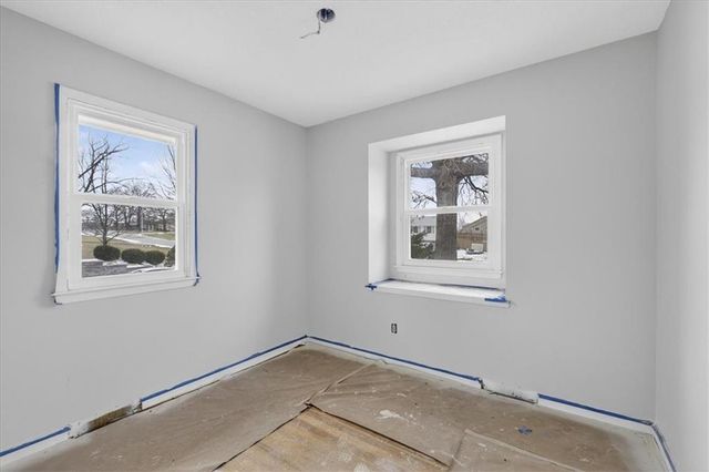 1220 N Leeview Circle, Olathe, KS 66061