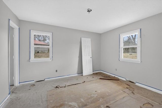 1220 N Leeview Circle, Olathe, KS 66061